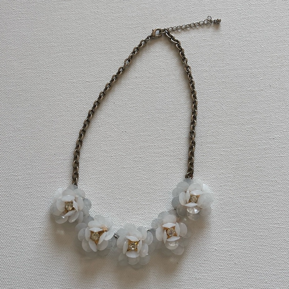 Floral Necklace Transluscent White